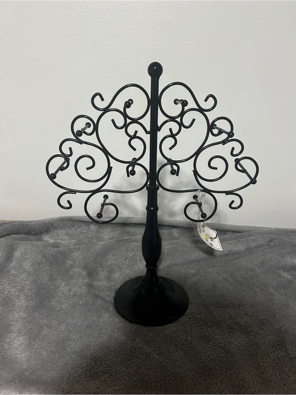 NWT Jewelry tree stand Sheffield Home Black Swirl